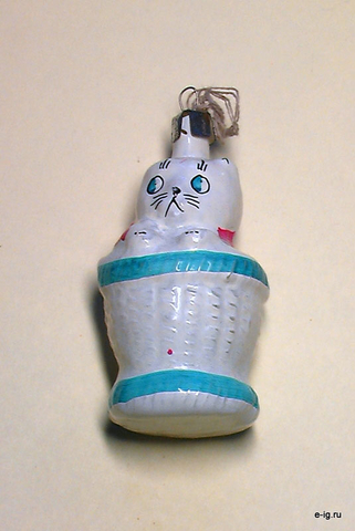 Кошка в корзине